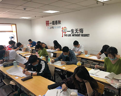 自强文化有限公司：中学生承受能力比较差的原因