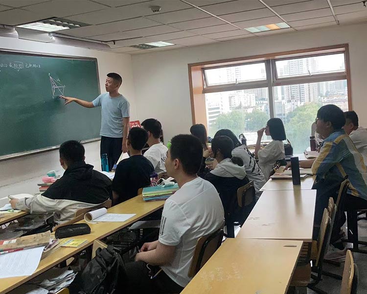 太原自强文化：艺考生在文化课学习中怎样更好的进行学习？